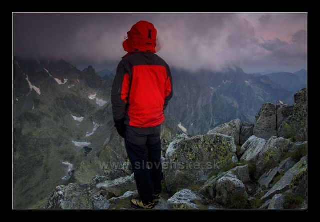 vrchol za usvitu: východná vysoká 2428 m.n.m.