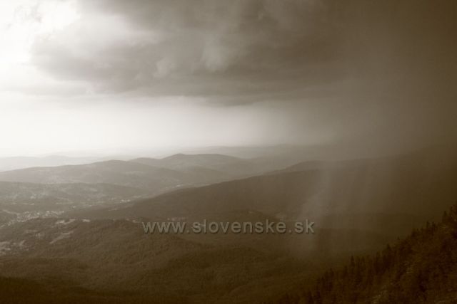 Panorama při výstupu na Babi horu po ŽTZ z Polska