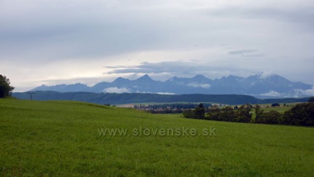 pohled na Tatry ze Slovenského ráje