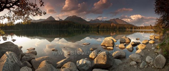 Štrbské pleso pri západe slnka