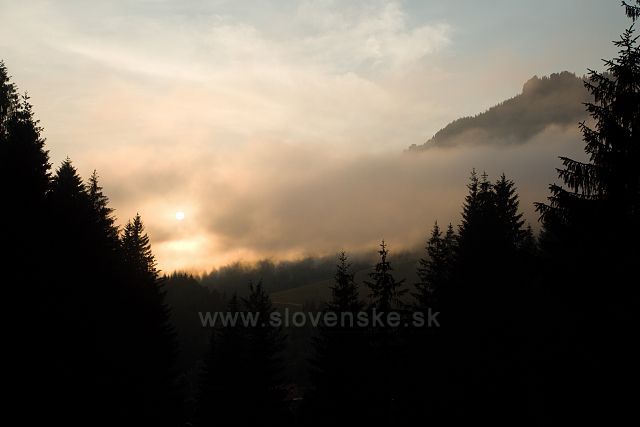 Západ slunce ve Vrátné dolině