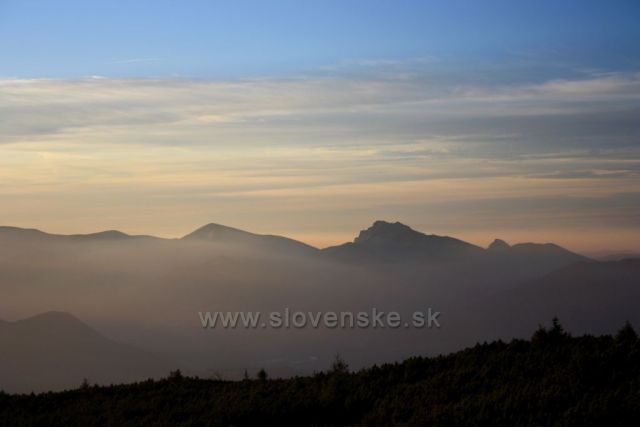 Výhled na Malou Fatru při západu slunce