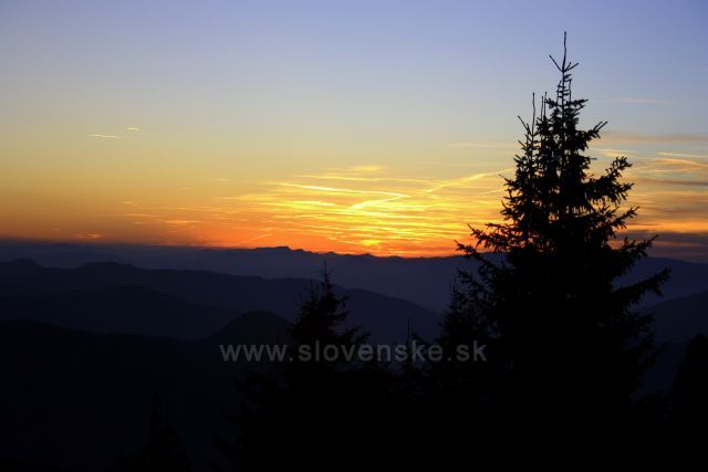 Západ slunce cestou z Velkého Choče