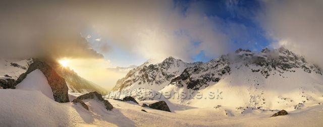 Jedno mrazivé ráno u Zbojnické chaty ve Velké Studené dolině.
