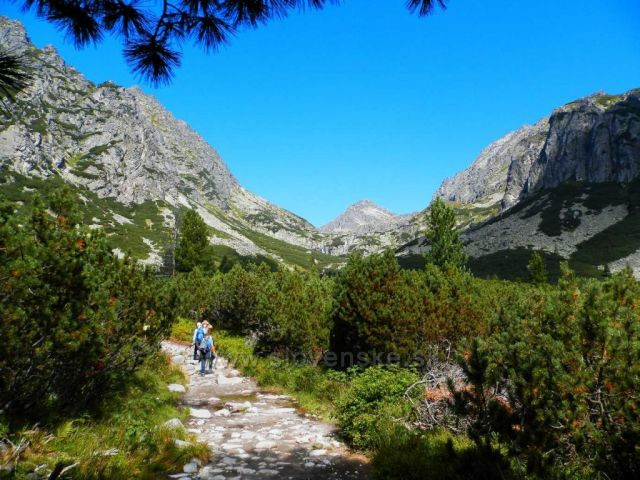 Štrbské pleso - cesta k vodopádu Skok