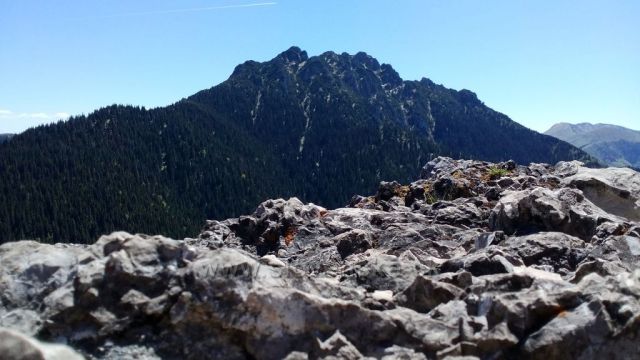 Pohled z Malého Rozsutce na Velký Rozsutec