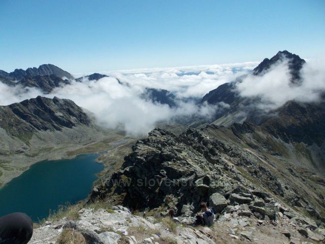 Hincovo pleso a údolí v oblacích