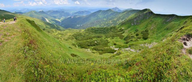 Pohled do údolí z Chlebu 1646m