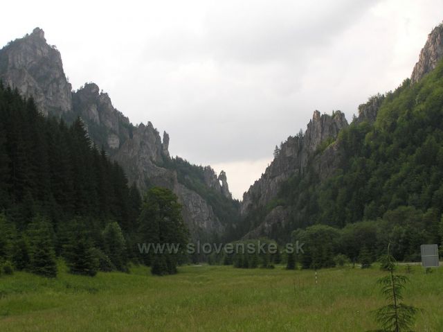 Modliaci sa mních - Vrátna dolina